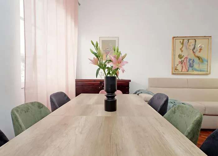 4bnb - Giant Giuliana Vatican Museum Apartment *